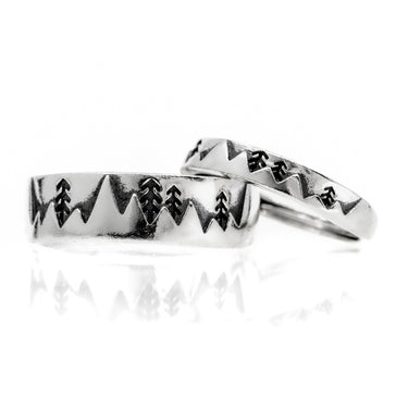 Close up of large mountain ring - 925 Sterling Silver - Black Feather Design